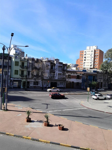 Alquiler Monoambiente Parque Rodó, Con Gge. 21 Y Br. España