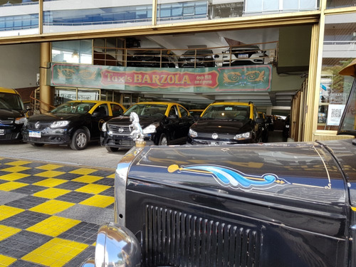Imagen 3 de 8 de Spin Prisma Spin Voyage Siena Logan Voyage Taxi Licencia