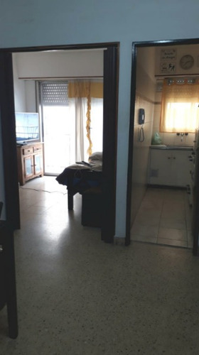 Imagen 3 de 9 de 1 Amb Y Medio Con Balcon A La Calle- En Centro