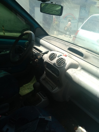 Imagem 1 de 5 de Twingo 1.2
