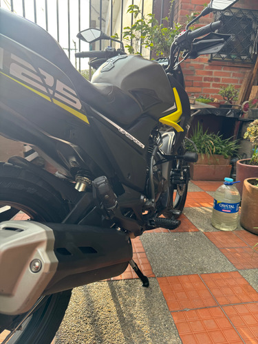 Moto Cr4 125 Modelo 2023 En Excelente Estado