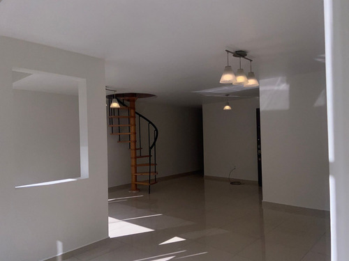 Bonito Departamento Remodelado Hace 9 Años