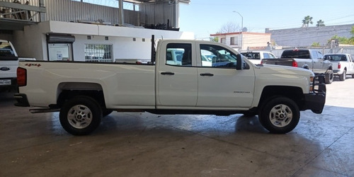 Imagen 1 de 12 de Chevrolet Silverado Cabina Y Med 4x4 Hd