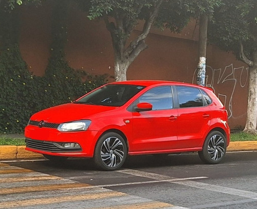 Volkswagen Polo 1.6 At