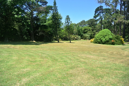 Casa En Venta / 5 Dorm / Punta Del Este / Golf / At2 6380