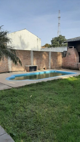 Imagen 27 de 30 de Permuta - Casa De 8 Ambientes En Venta - Ituzaingo Norte