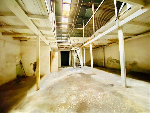 Imagen 4 de 6 de Locales, Apartamento Y Deposito De 153m22 Cw174284