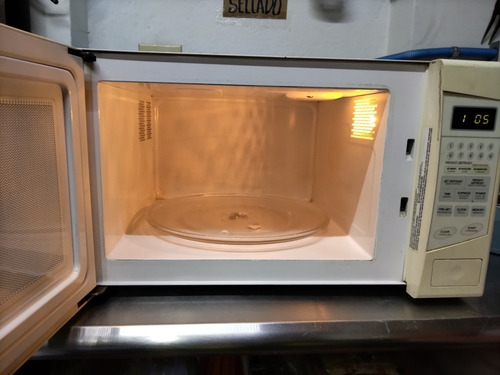 Imagen 2 de 4 de Horno Microondas