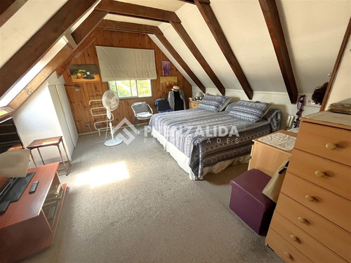 Casa En Venta De 3 Dorm. En Las Condes