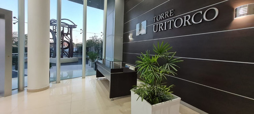 Imagen 21 de 22 de Piso Torre Vip Alto De Villasol - 5 Dorm - Balcón C/asador Amenities