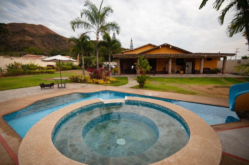 Imagen 6 de 14 de Venta Casa Urbanización El Solar Guataparo Valencia