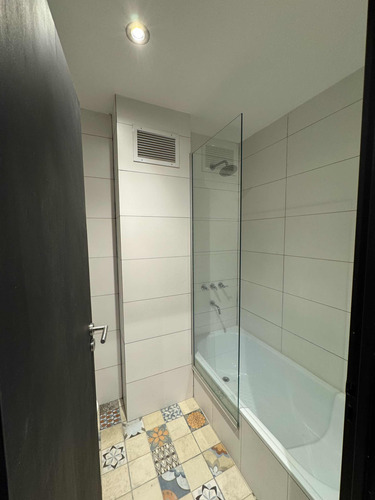 Impecable Y Moderno Duplex De 3 Ambientes Con Cochera En Venta - Inmejorable Ubicación Muy Cerca De Autopista.