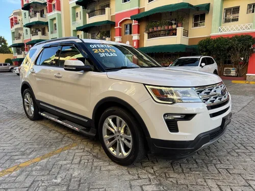 Ford Explorer Xlt 4*2 Tres Filas De Asientos Año 2019