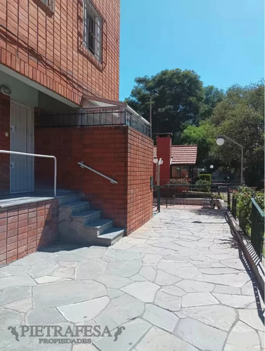 Apto En Venta 2 Dormitorios, 1 Baño Y Patio-unión