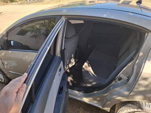 Nissan Sentra 2.0 Custom Cvt