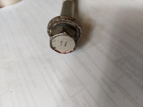 Tornillo Galvanizado Grado 11 Largo 104cm Grosor 14cm (Usado)
