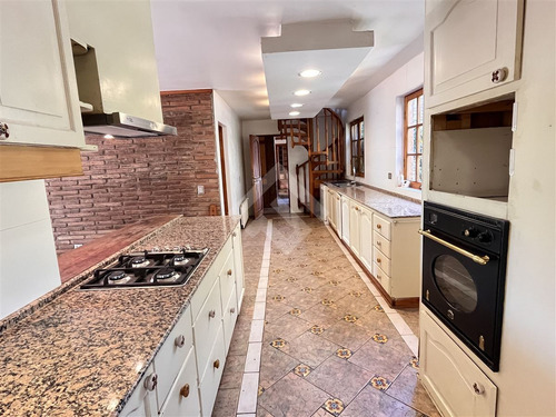 Casa En Venta De 4 Dorm. En Colina