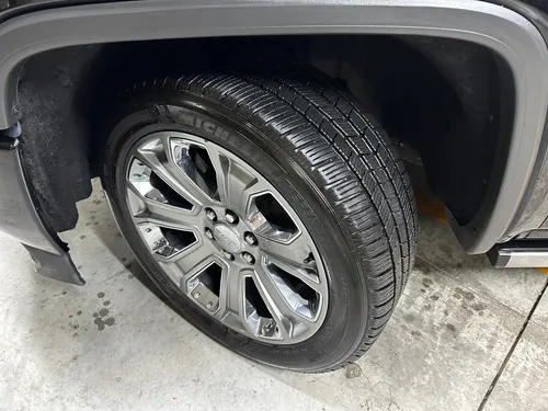 GMC Sierra 6.2 Denali Dvd At