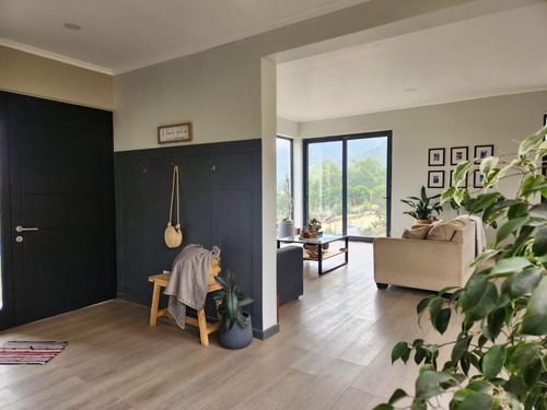 Casa De Un Piso Aislada, Gran Terreno, 5000 Metros