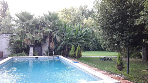 Quinta En Pilar, B° Parque Irizar. Con Seguridad 24 Hs Y Sistema De Alarmas. 5 Amb Con A/ac. Central. Pileta, Quincho Y Parrilla. Cancha De Paddle, Tv X Cable Y Wi-fi.