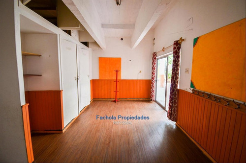Vende O Alquila Local De 3 Niveles, 12 Habitaciones,