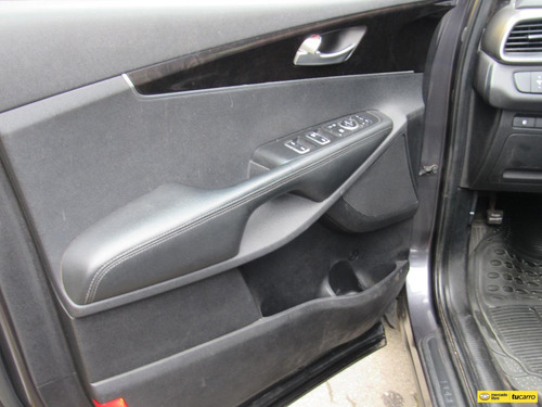 Imagen 9 de 25 de Kia Sorento Trust 2.4 (4*2)