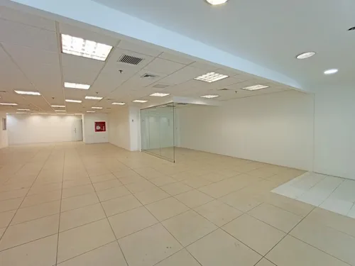 Local En Arriendo/venta En Chico Norte Ii. Cod V1087033