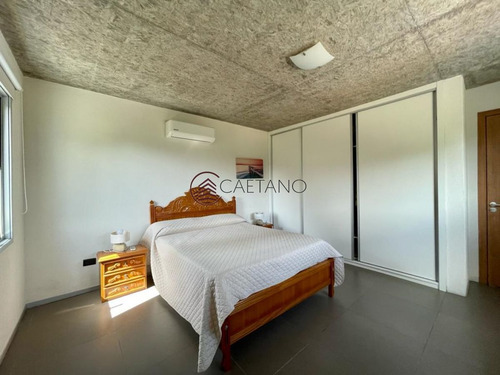 Imagen 17 de 26 de Excepcional Y Practica Casa De Dos Plantas En Residencia Privada! - Punta Del Este La Residence