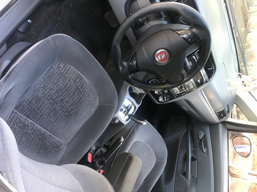 Fiat Linea 2012 1.8 16v Essence Flex Dualogic 4p