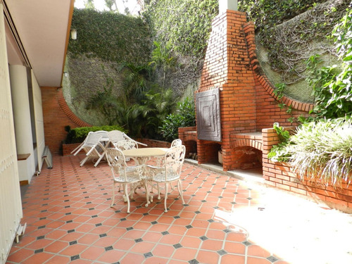 Imagen 19 de 21 de 20-18953. Casa Amplia En Exelente Zona De Caracas.