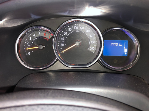 Imagen 6 de 11 de Renault Sandero Privilege 1.6 16v 105cv