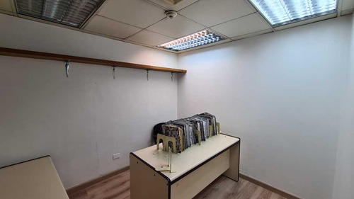 Imagen 16 de 20 de En Alquiler Oficina Amoblada Av Romulo Gallegos 127m2 Oportunidad