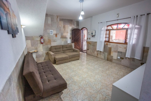 Casa De Temporada Com Piscina E Playground, Próximo À Praia