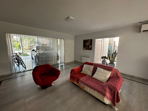 Vendo Casa En Cadaques (funes Hills)