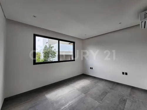 Casa En Venta En Vía Cumbres, Cancún