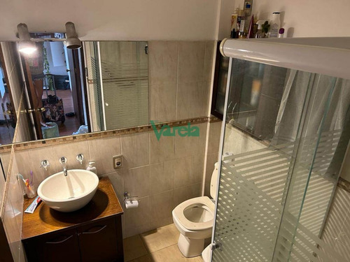 Imagen 11 de 15 de Venta Casa Malvin 3 Dorm, 2 Baños, Estufa, Fondo, Pisicina, Parrilleo Y Gge. Con Renta