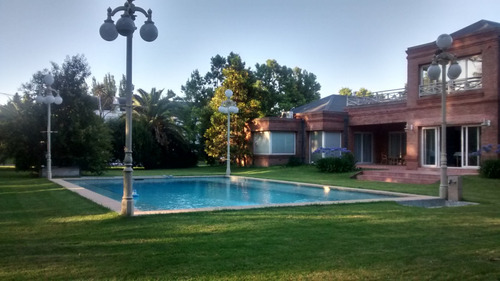 Excelente Casa +pisina+parque+bosque +caseros+mucho Mas- Funcional