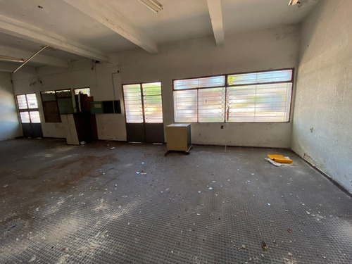 Venta Deposito O Fabrica Brazo Oriental 5.500 M2