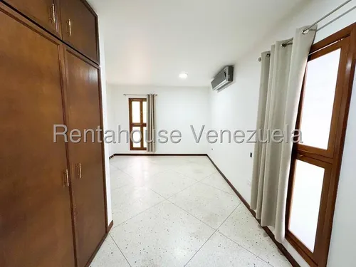 Casa Duplex Con Lindo Jardin En Calle Cerrada En Alquiler Prados Del Este I