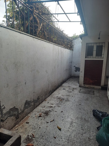 Se Vende Gran Casa 8 /d 4/b Comuna De Ñuñoa