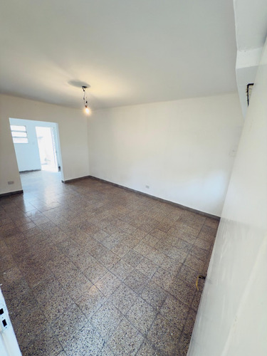Casa Con Galpon, 2 Dormitorios, Patio, Apto Taller