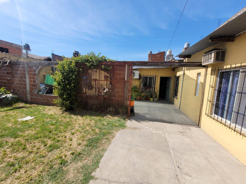 Casa En Venta 4 Ambientes Isidro Casanova
