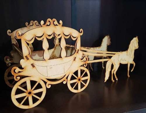 Imagen 3 de 4 de 20 Carrozas Centro De Mesa Con Caballos Carruaje Fibrofacil