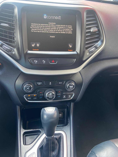 Imagen 8 de 15 de Jeep Cherokee 2015 2.4 Latitude Mt