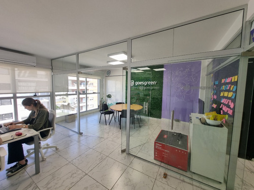 Vende Amplia Y Hermosa Oficina Zona Comercial Flores