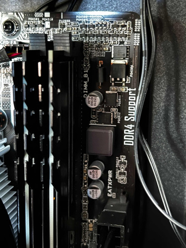 Computadora Gamer Pc Con Ryzen 5 5600g Ram 16gb Ssd 240gb (Usado)