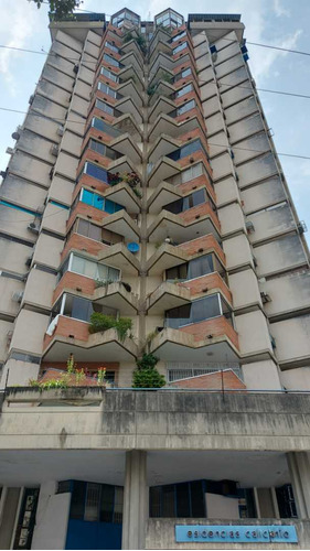 Apartamento De 156m2 En Urbanización Calicanto En Maracay
