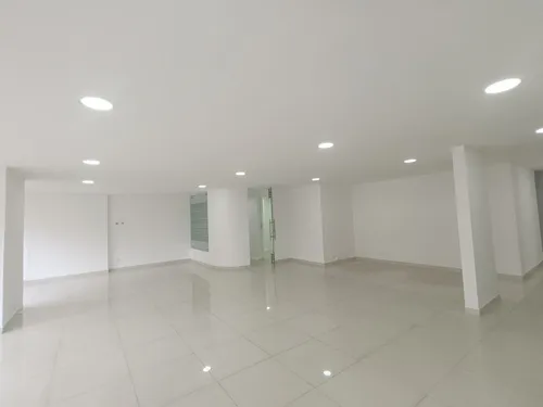 Local En Arriendo/venta En Chapinero Alto. Cod A22221