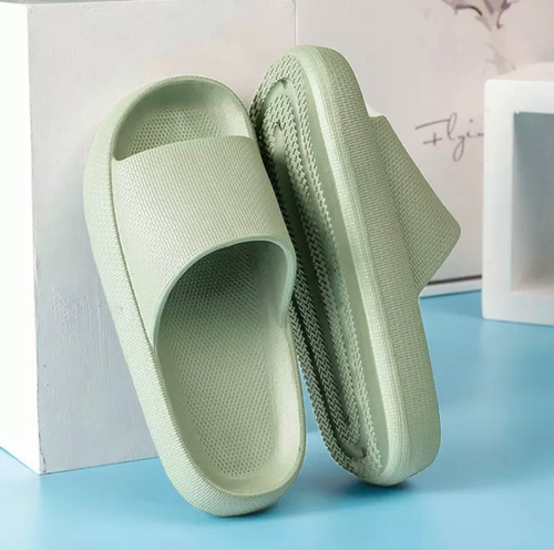 Imagem 7 de 10 de Chinelo Hut - Nuvem Ortopédico - Cabana Hut - Fly Feet Crocs
