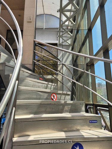 Local Comercial En Arriendo En Providencia